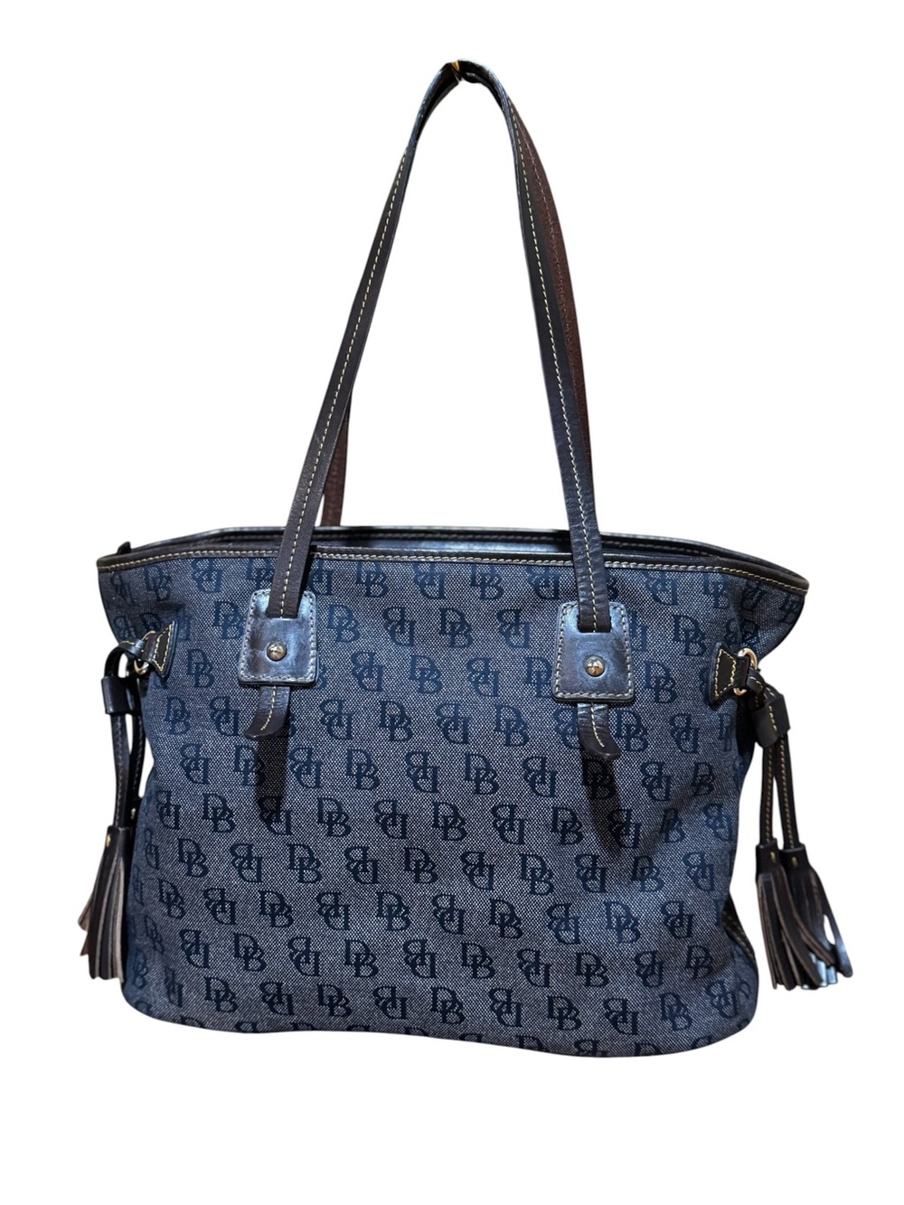 Dooney & Bourke Vintage
Monogram Tassel Shoulder Bag with COA & dusty - EUC - Picture 4 of 14